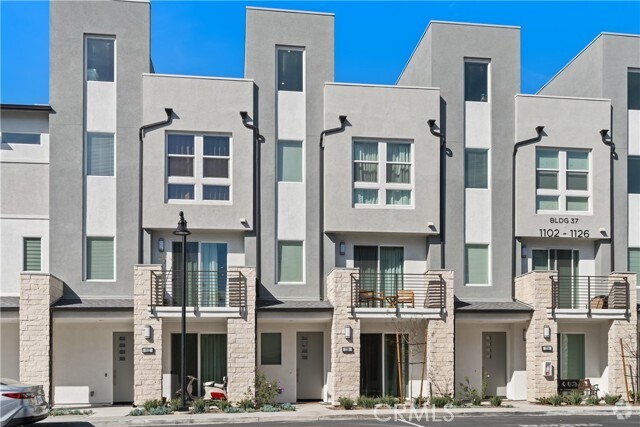 Building Photo - 1118 W Bushell St Rental