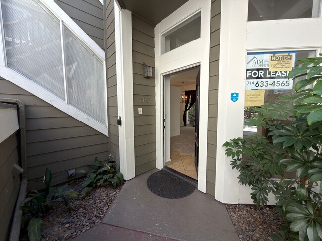 Photo - COSTA MESA 2 BEDROOM, 2 BATHROOM CONDO $3,475 (BRISTOL & BAKER)