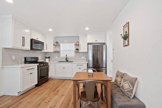 Dining Area and Kitchen - 528 Sunrise St Unit B