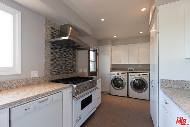Photo - 1430 Rockhaven St House