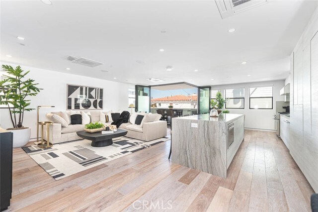 Photo - 1034 W Balboa Blvd Unit B