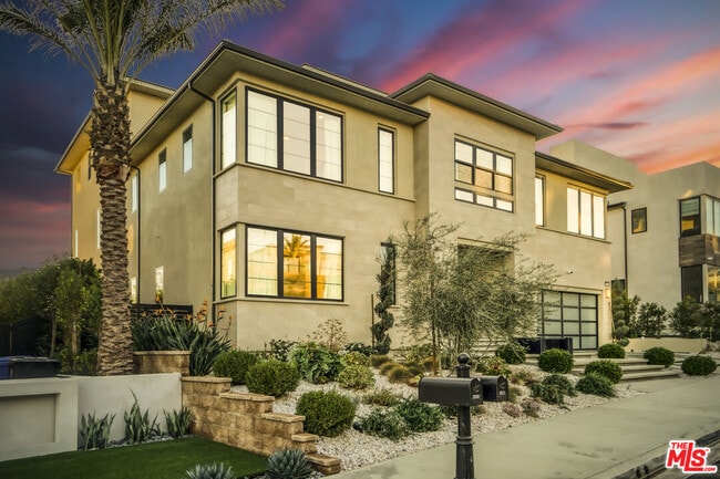 Photo - 20312 Willoughby Ln