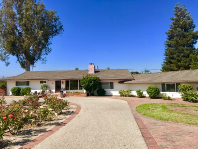 Photo - 275 Crestview Ave