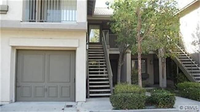 Lower 2 Bedroom w/Garage - Lower 2 Bedroom w/Garage Condo