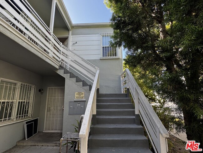 Building Photo - 1246 Edris Dr