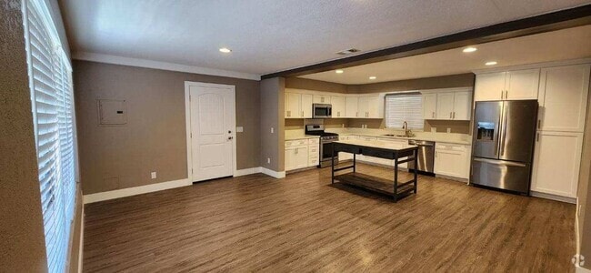 Building Photo - 1324 La Honda Dr Rental