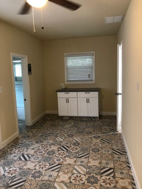 Building Photo - 302 S Broadway