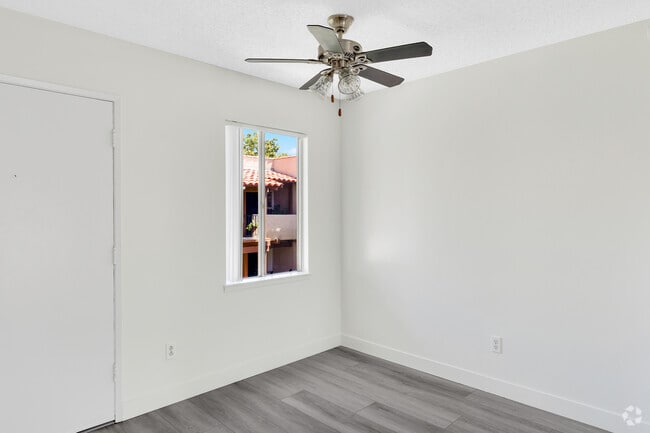 2 BR, 2 BA - 1044 SF - VIVA Apartment Homes