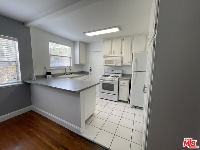 Photo - 5870 Bowcroft St Unit 2