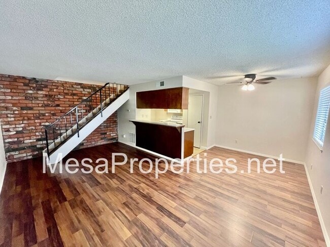 Photo - 2946 Winfield Ave