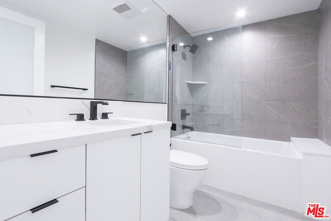 Photo - 11800 Courtleigh Dr Unit 404