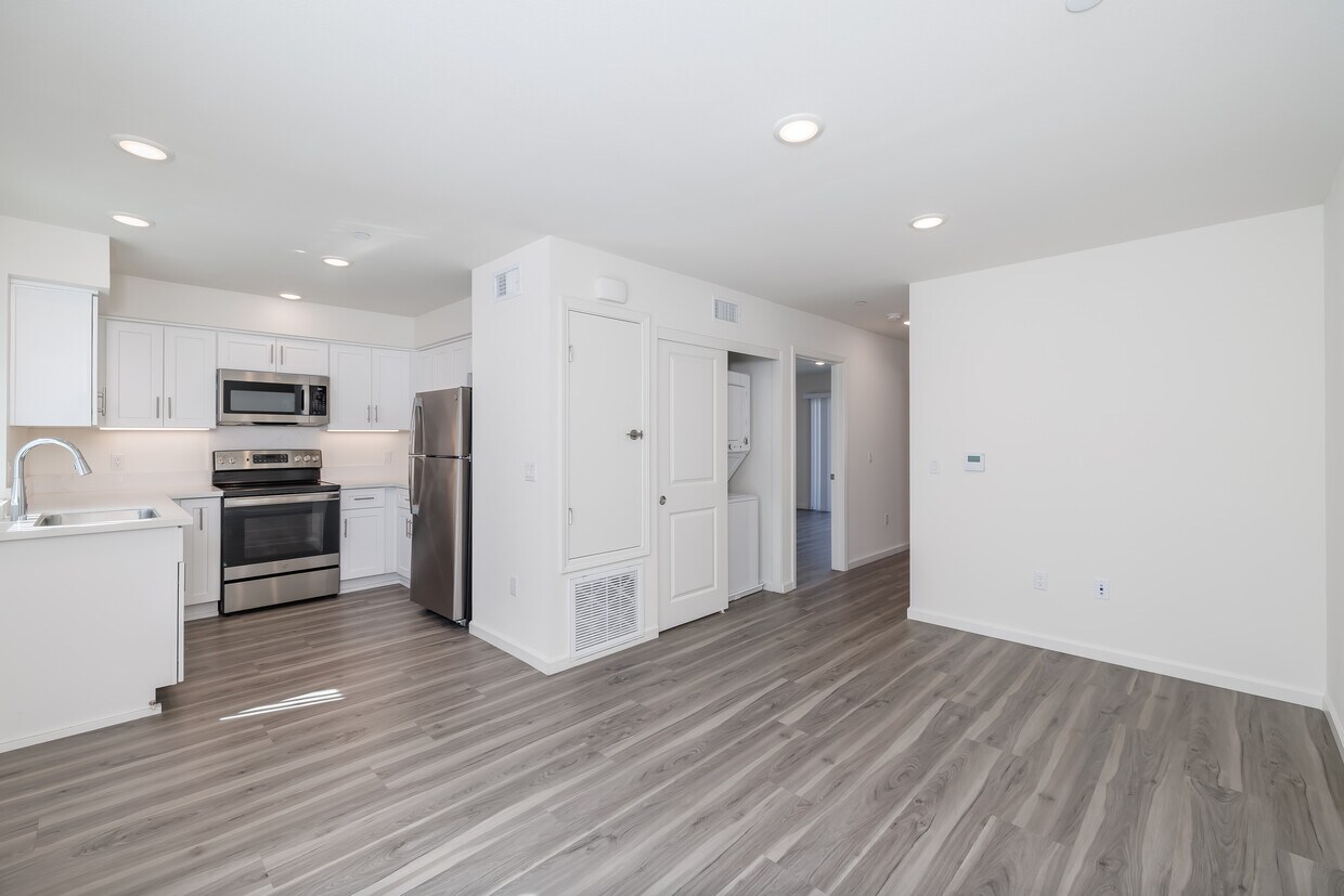 3D Tour - 1704 Hornblend St Apartments