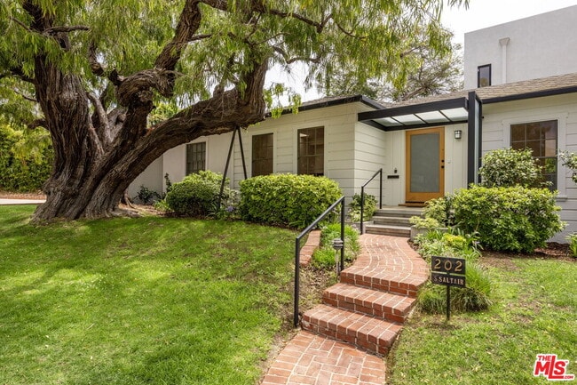 Photo - 202 S Saltair Ave