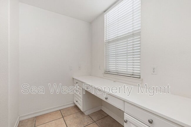 Photo - 208 Sanford St