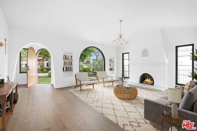 Photo - 10525 Cushdon Ave