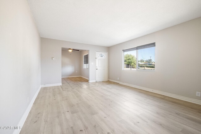 Photo - 639 E Ovington St