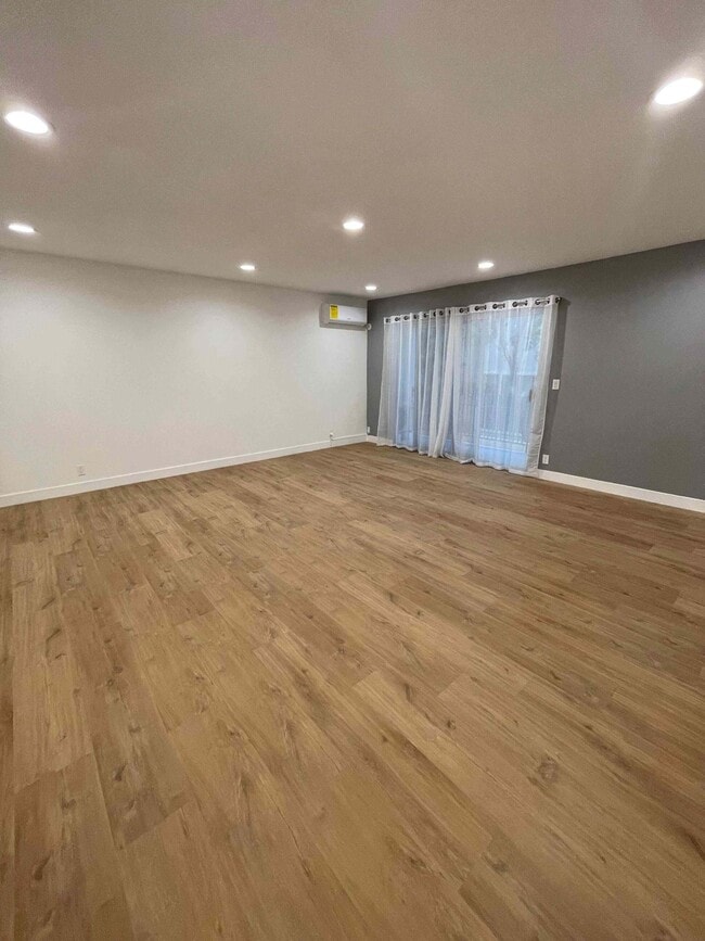 Photo - 1128 19th St Unit 6