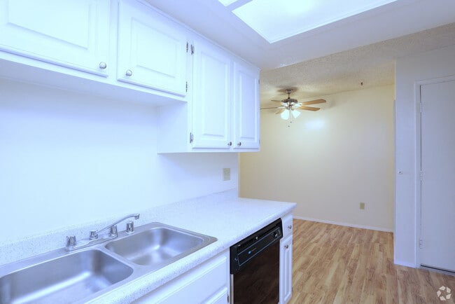 Benchmark Apartments - Benchmark Apartments