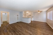 Photo - Raymond Court Apartments