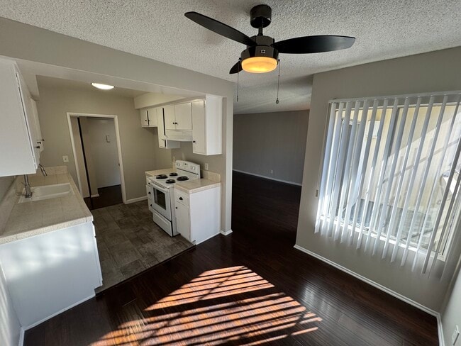 Photo - 5118 De Longpre