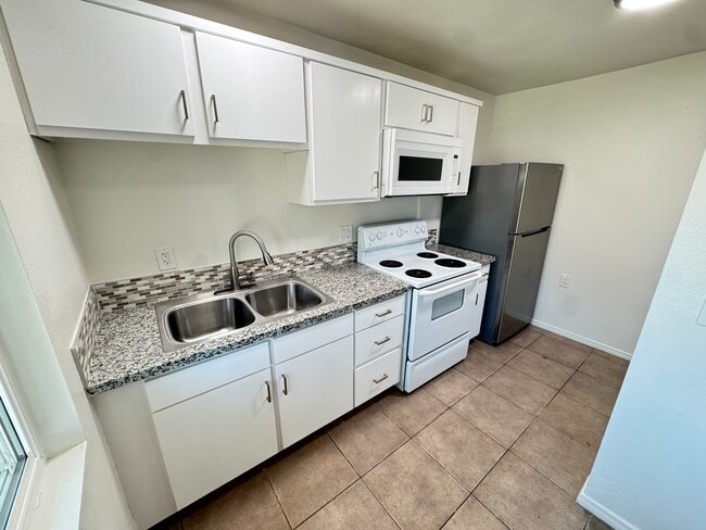 Photo - 145 East 18th