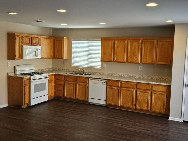 Photo - 3 Bedroom Single Story (NO PETS)