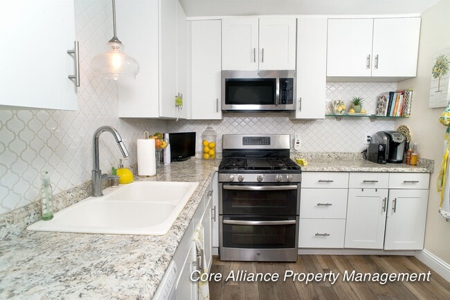 Photo - 22109 Burbank Blvd