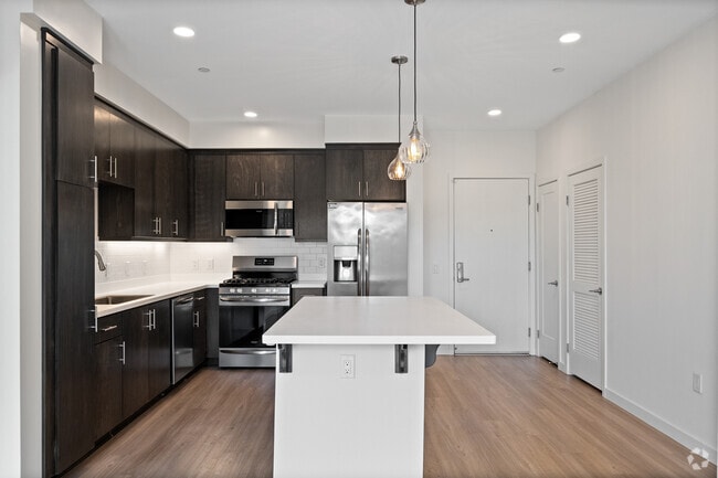 2BR, 2BA - 1,012SF - Kitchen - 1710 On the Blvd