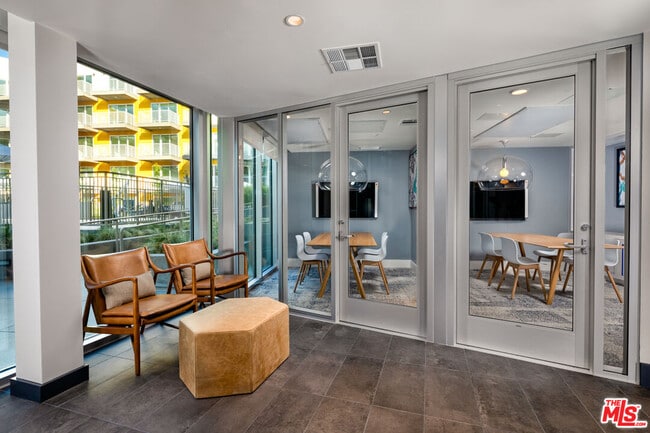 Photo - 750 S Oxford Ave Unit 677