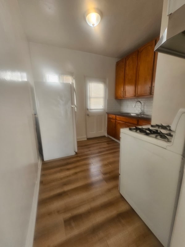 Photo - 806 N Poinsettia Pl