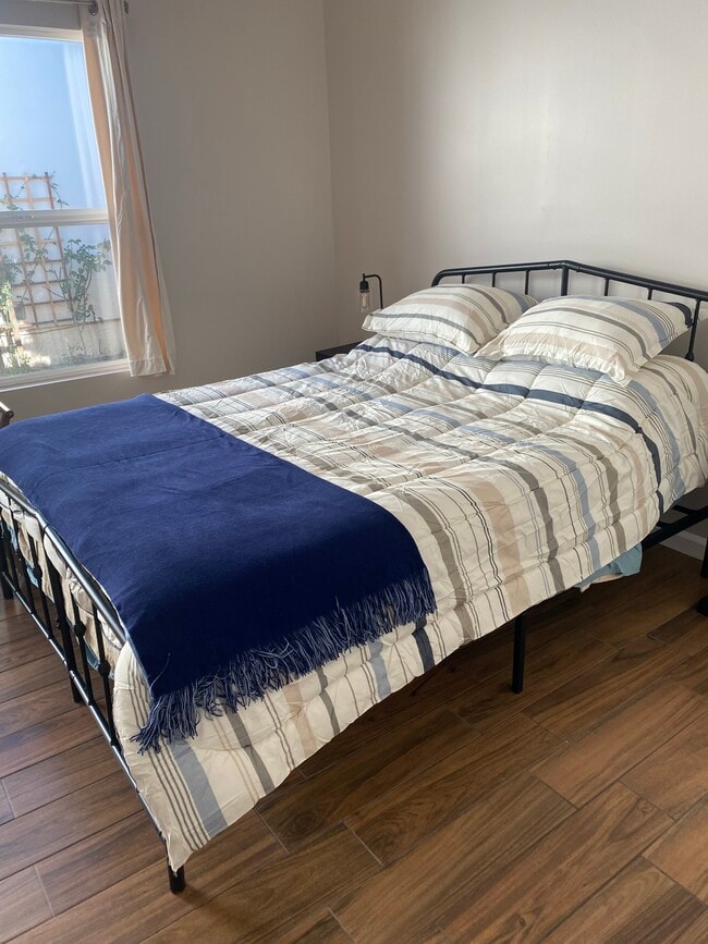 Photo - 3675 Kelton Ave Unit detached apartment