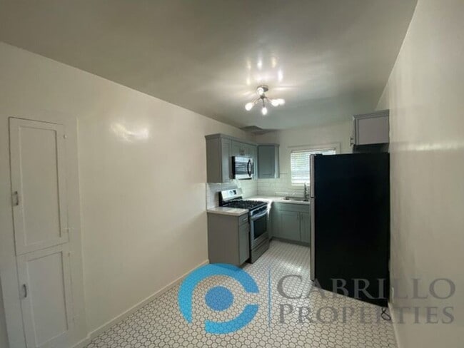 Photo - 3005 1/2 30th Street