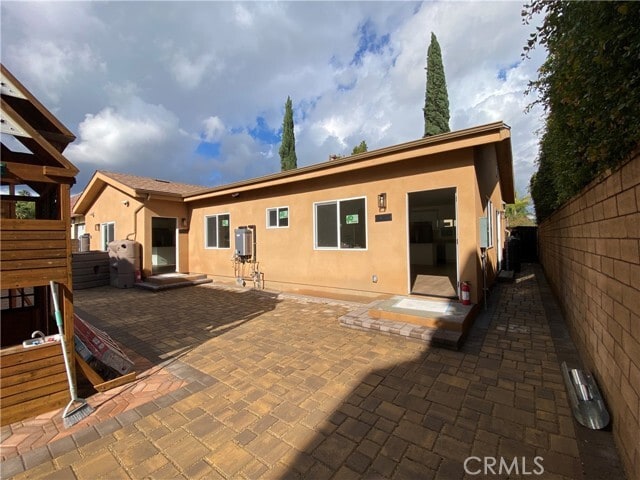 Building Photo - 18543 Ingomar St