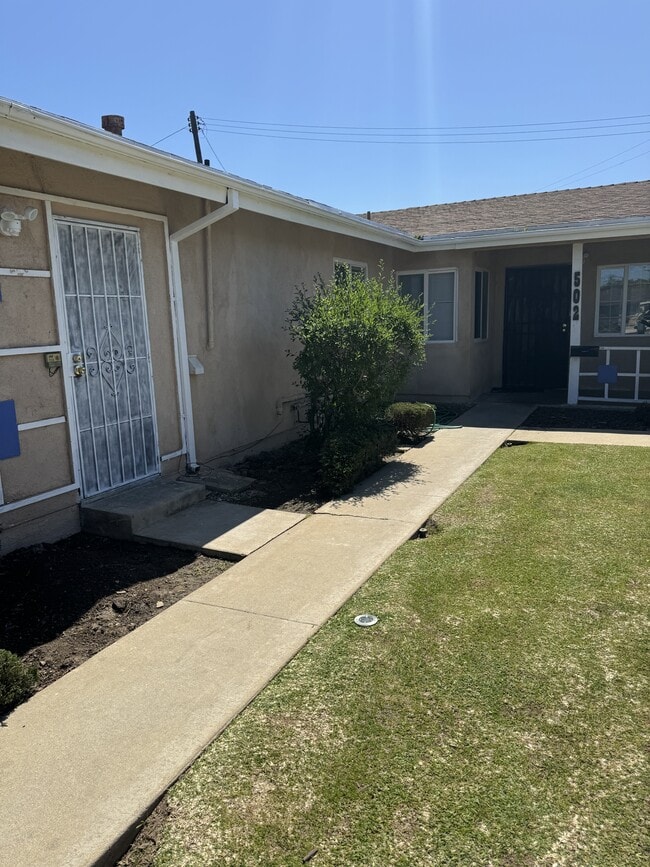 Building Photo - 502 E Newfield St