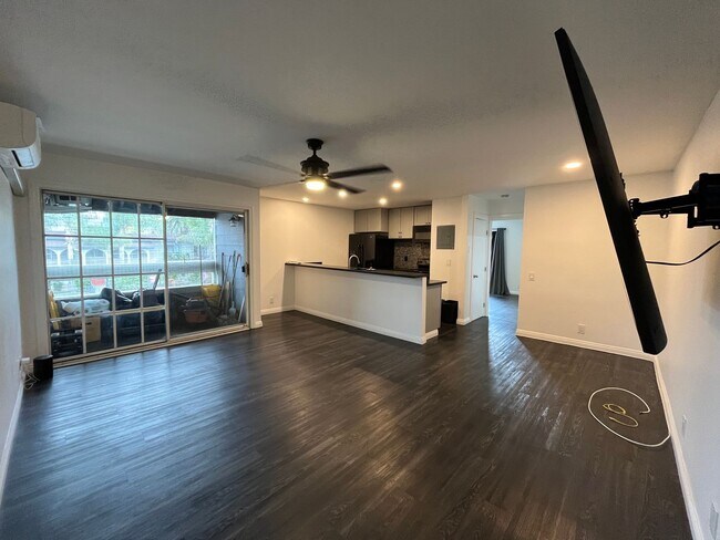 Photo - MOVE-IN READY 1+1 w/gated entry, 2 parking spaces + pool!