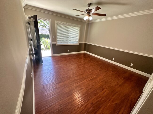 Entry - 276 S Sierra Madre Blvd