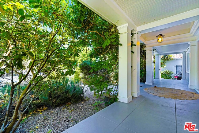 Photo - 2049 N Berendo St