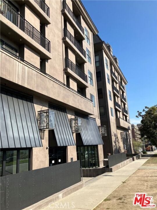 Building Photo - 8811 Burton Way Unit 215 Rental