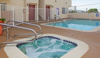 Pool - 10225 Hillhaven Ave