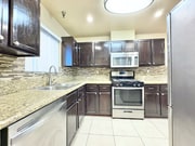 Photo - 14542 Burbank Blvd