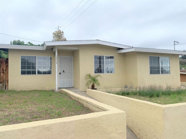 Building Photo - COMING SOON! Spacious 4 Bedroom, 3 Bathroom Home with Driveway