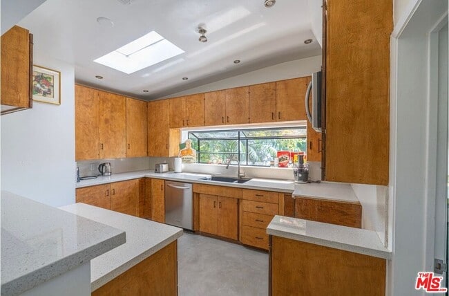 Photo - 5715 Satsuma Ave