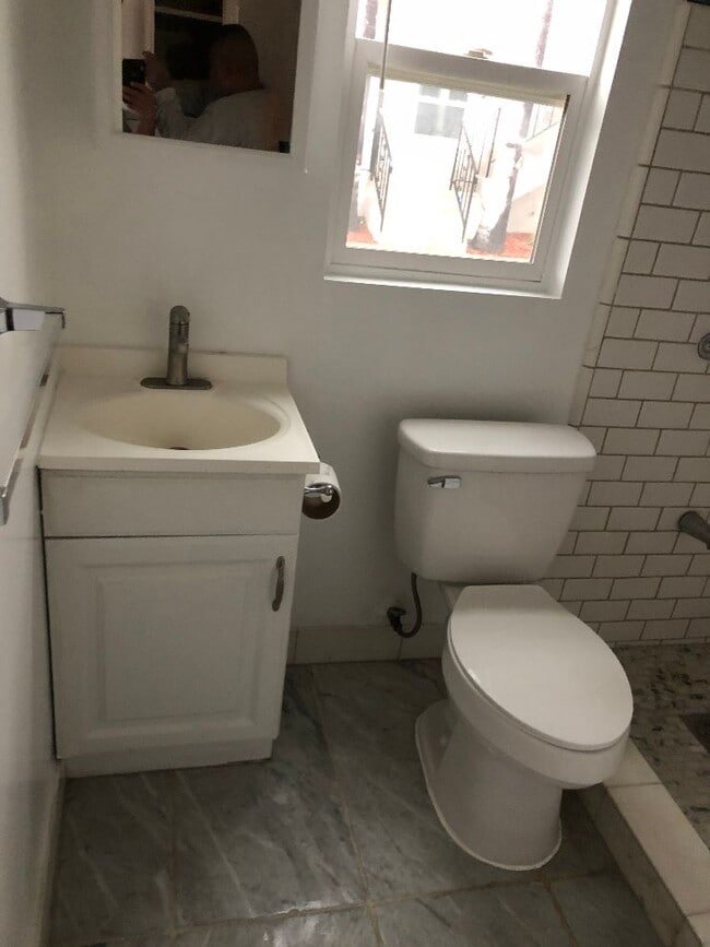 Building Photo - 6232 Milton Ave Unit 6232