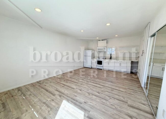 Photo - 702 Pitman St