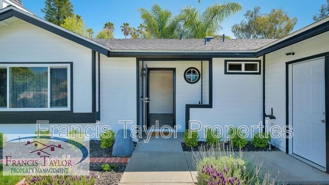 Photo - 5288 Leon St