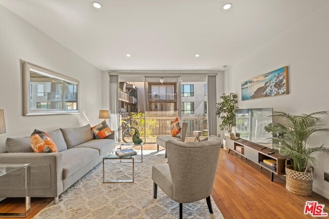 Building Photo - 1745 Camino Palmero St Unit 420