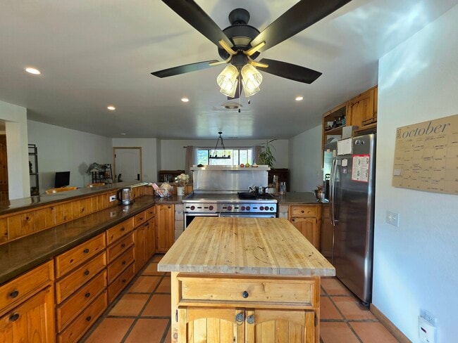 Photo - 2029 Willow Glen Rd