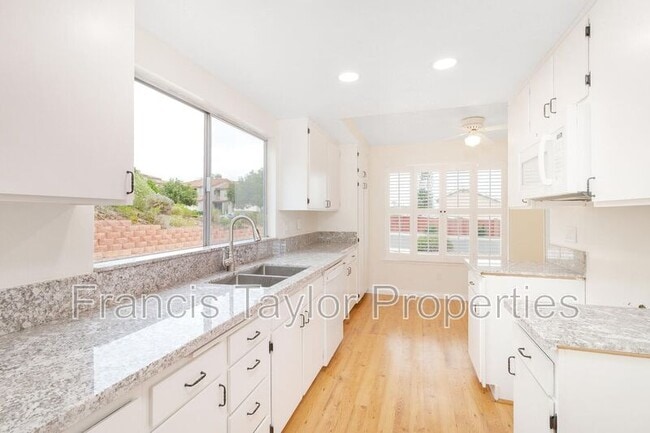 Photo - 1360 Gary Ln