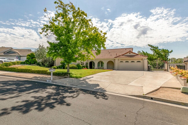 Photo - 10928 Meseta Ave House