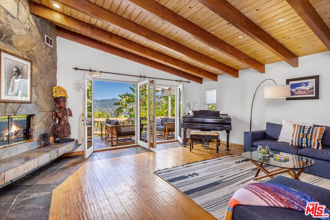 Photo - 2716 Halsey Rd